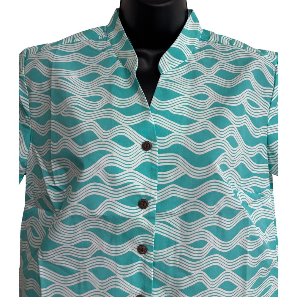 Avanti Hawaiian Shirt Women Medium Teal White Wave Button Short Sleeve New - Picture 2 of 7